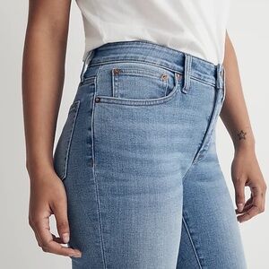 Madewell Midrise Mather Wash Kick Out Jeans 27 NWOT